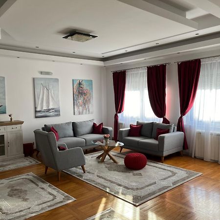Airport Sky Apartments Lux II Belgrad Exteriör bild